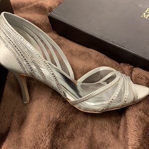 Brand New Badgley Mischka “Glynn” in Silver or Gray Satin, Mesh & Rhinestone 8.5